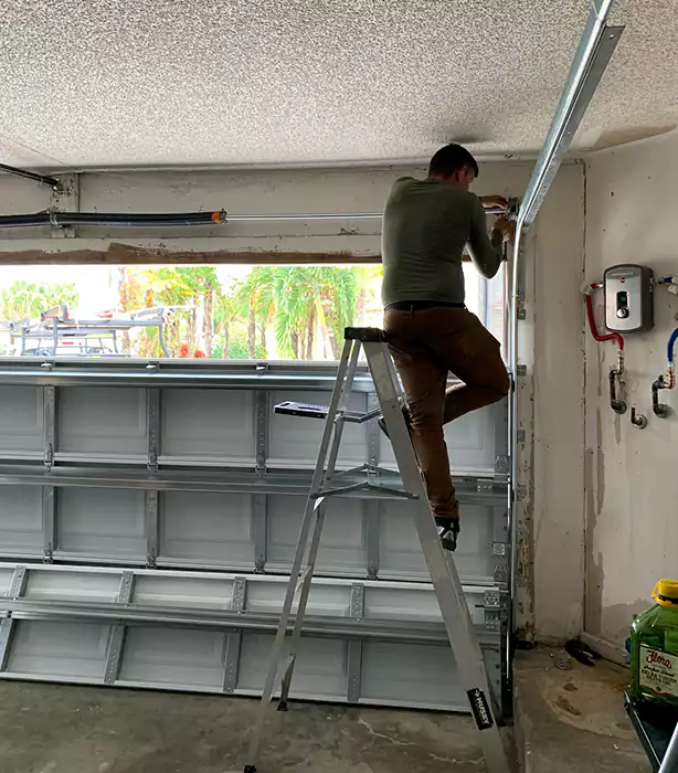 Garage Door Roller Replacement Boynton Beach in Boynton Beach, FL